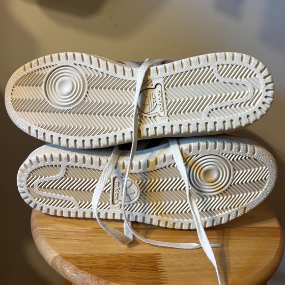 Adidas off white and lilac Top Ten RB casual sneakers from Finish Line NWT - Picture 11 of 12